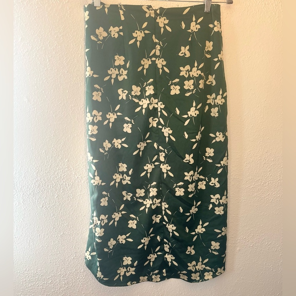 Urban Outfitters Side Slit Long  Green Floral Satin Wrap Skirt Women Size Large - Picture 5 of 7
